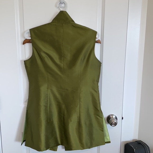 Green Silk Asian Sleeveless Blouse Cheongsam - Picture 5 of 7